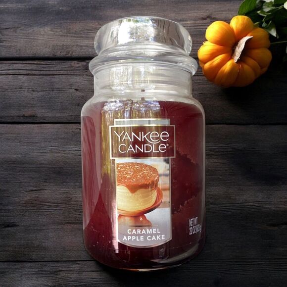 Yankee Candle Caramel Apple Cake 22 oz Large Jar Candle | Rare, Retired, HTF - Picture 1 of 9